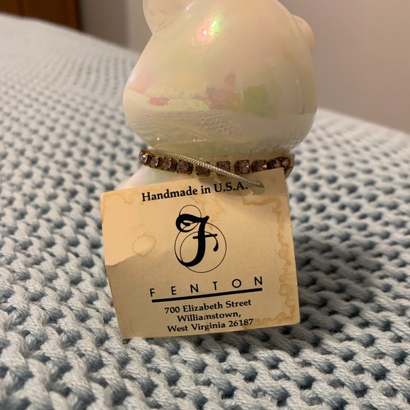 Fenton white Opalescent June Birthstone Glass Bear - Picture 6 of 6